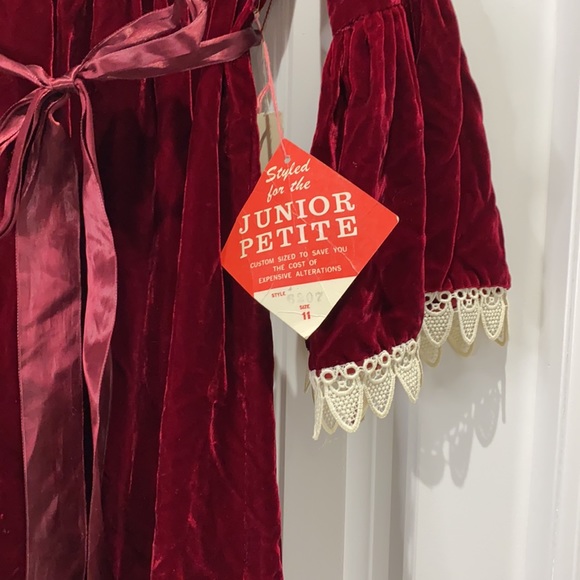 Vintage 1960s Crushed Velvet Baby Doll Dress - Picture 3 of 4